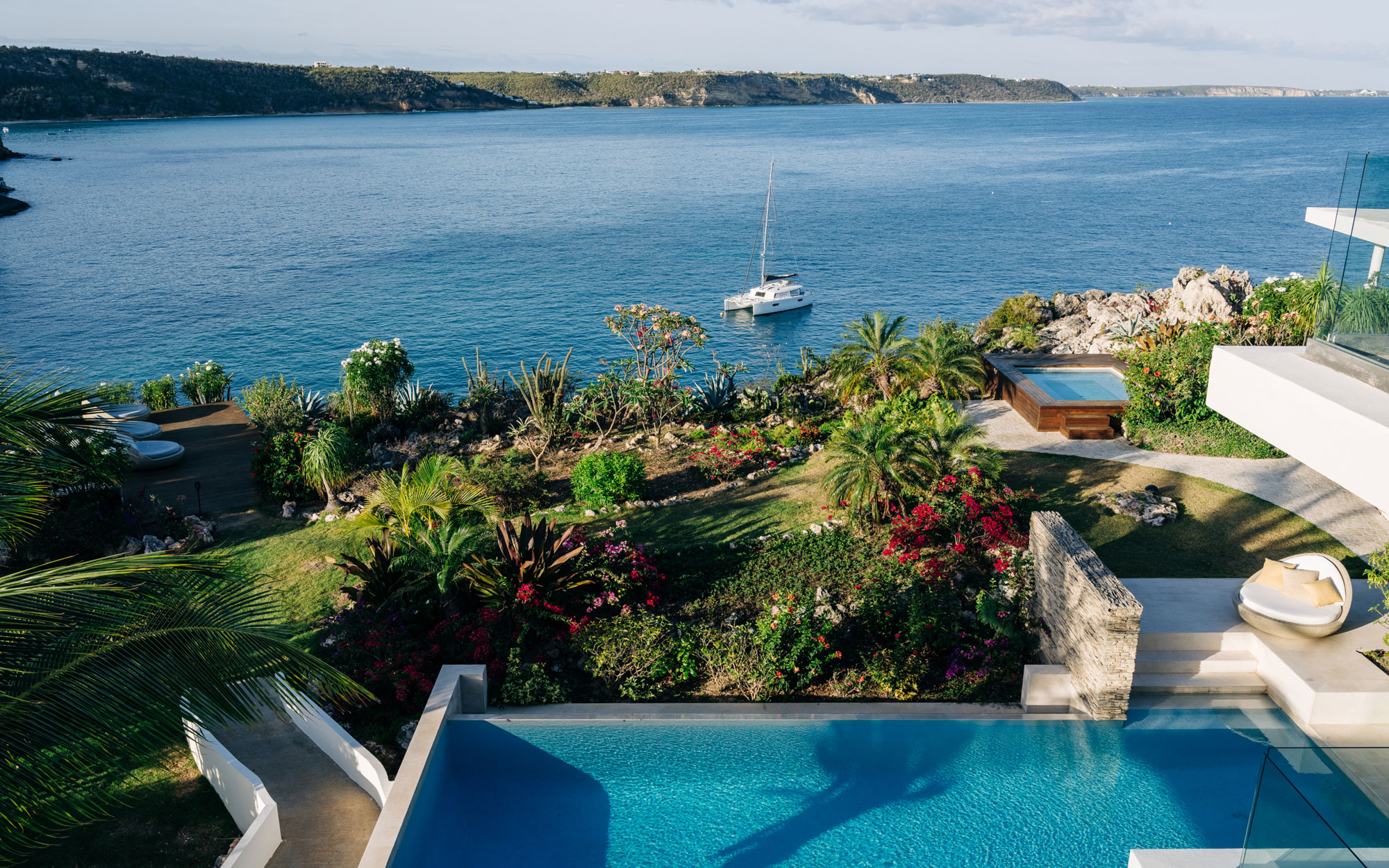 Anguilla Private Pool, Jacuzzi over the looking the bay