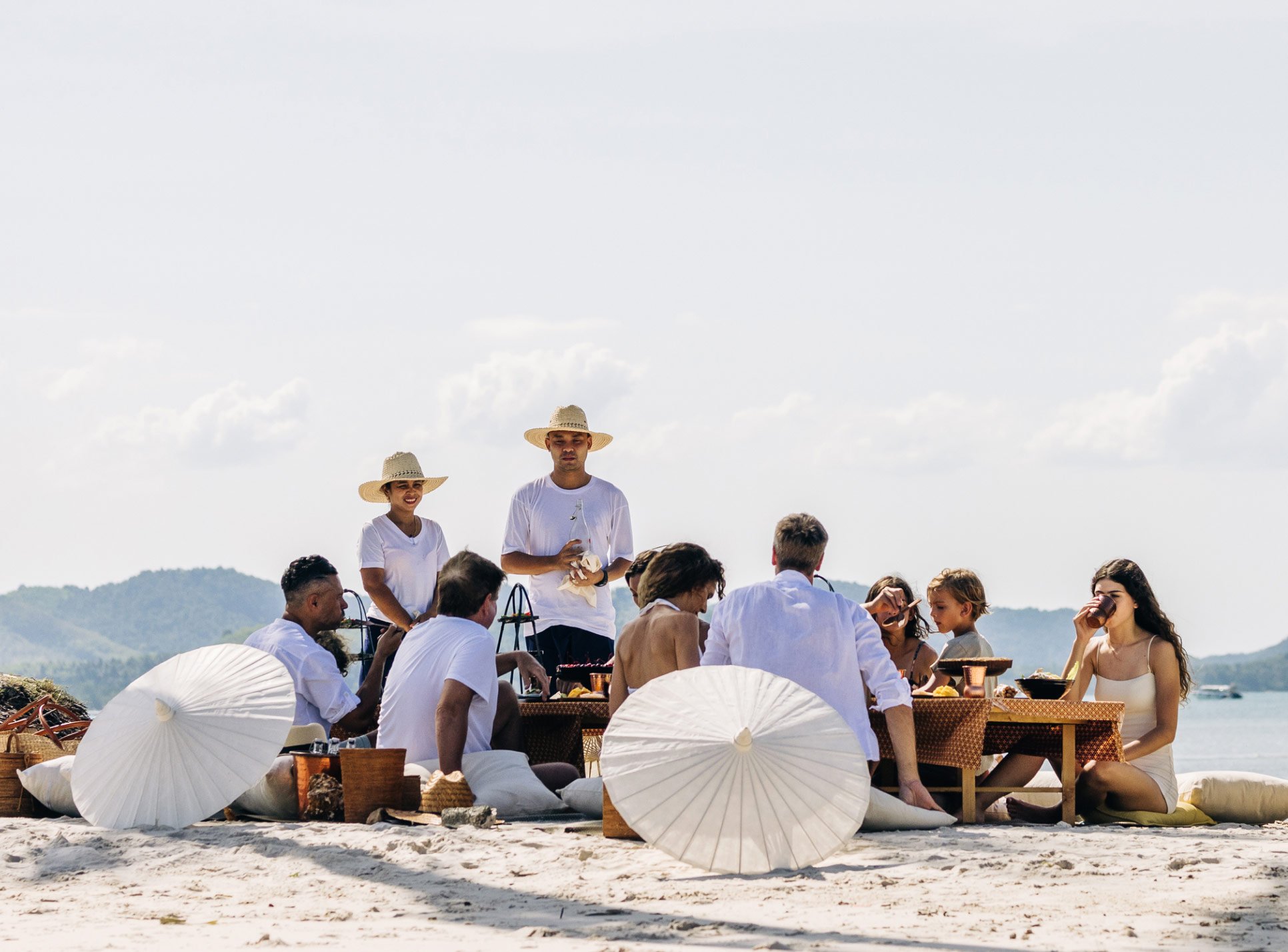 Ani-Thailand_Dining_Sand_Dune_Picnic