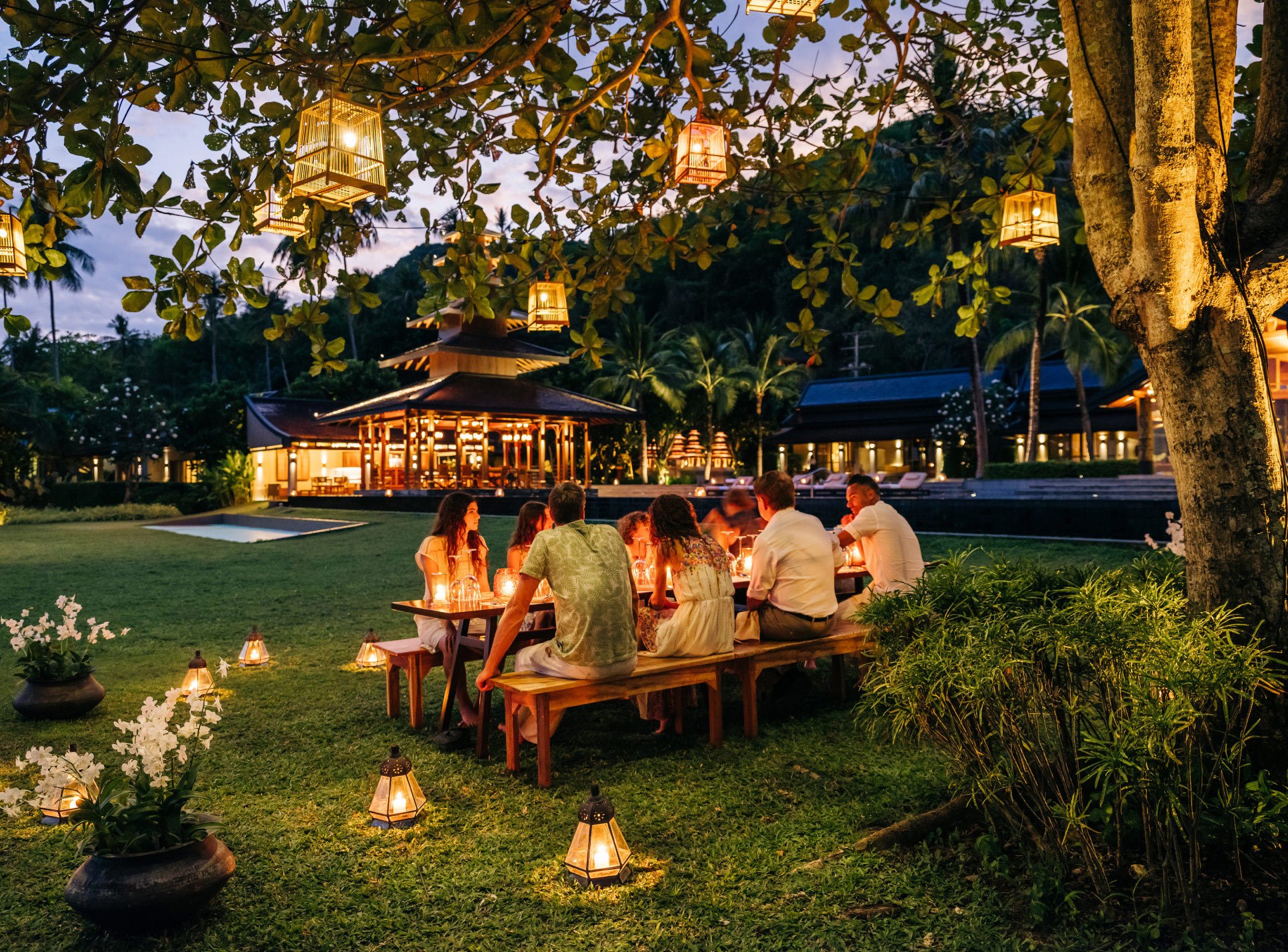 Ani-Thailand_Dining_Garden_Dinner